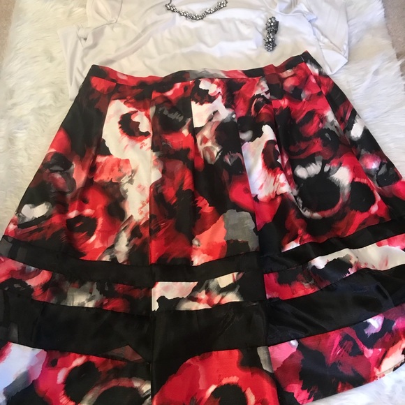 ***SOLD*****NWT Relativity size 2X skirt. Blac - Picture 3 of 8